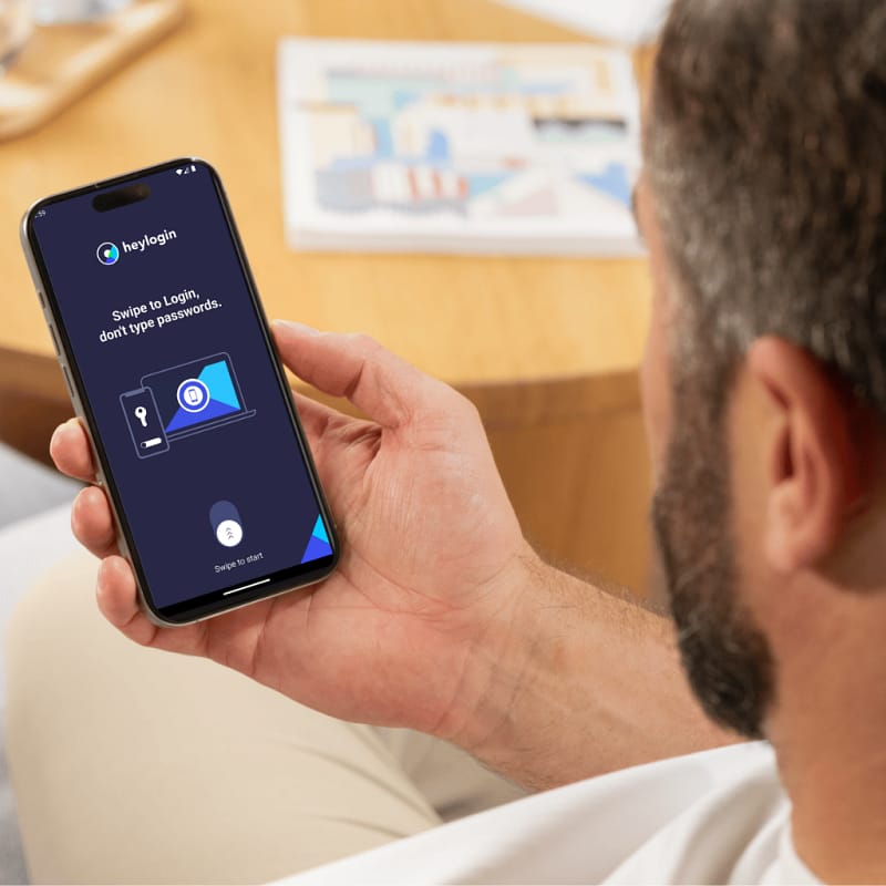 Mit heylogin brauchst Du nur Dein Smartphone. Und schon hast Du alle Deine Anmeldedaten sicher im Zugriff.
